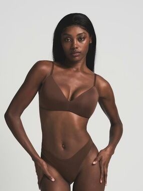 Skims PUSH-UP PLUNGE BRA